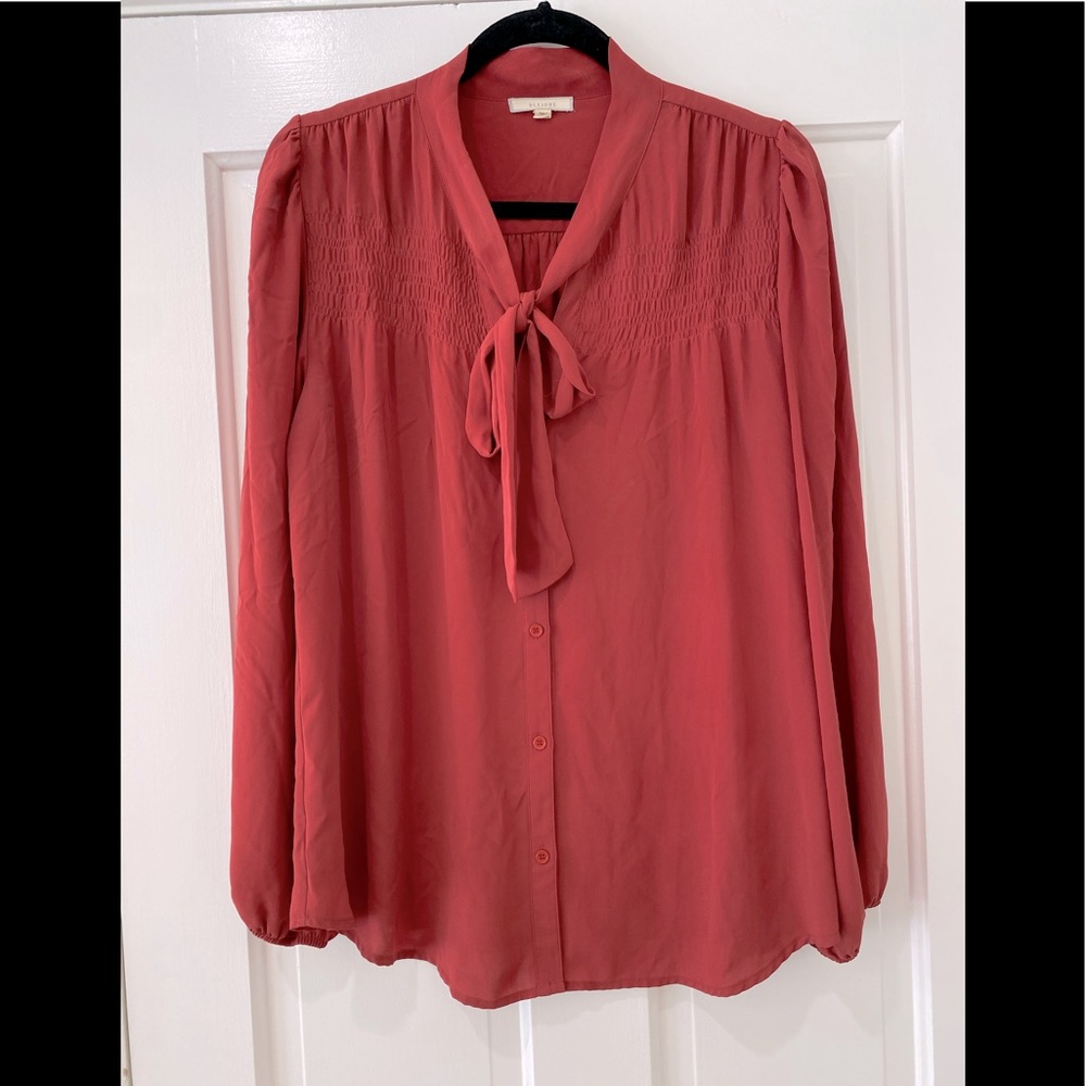 PLEIONE tie neck button down long sleeve blouse M